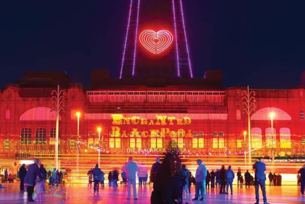 Hidden Gem W/ Parking Short Walk To Pleasure Beach Blackpool Bagian luar foto