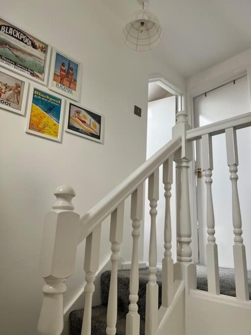 Hidden Gem W/ Parking Short Walk To Pleasure Beach Blackpool Bagian luar foto