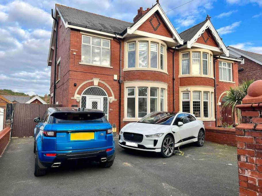 Hidden Gem W/ Parking Short Walk To Pleasure Beach Blackpool Bagian luar foto